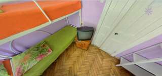 Хостелы Yourhostel Olimpiyskiy Киев Кровать в общем 6-местном номере для женщин-5