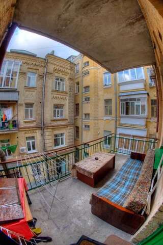 Хостелы Yourhostel Olimpiyskiy Киев Спальное место на двухъярусной кровати в общем номере для мужчин-9